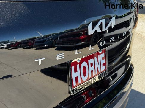 New 2025 Kia Telluride S image 9