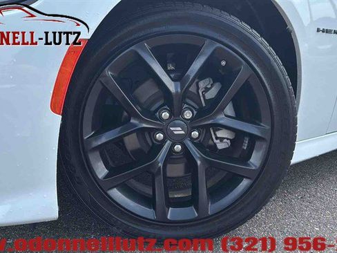 Used 2022 Dodge Charger R/T w/ Blacktop Package image 2
