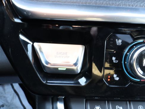 Used 2022 GMC Sierra 1500 Denali w/ Denali Reserve Package image 21