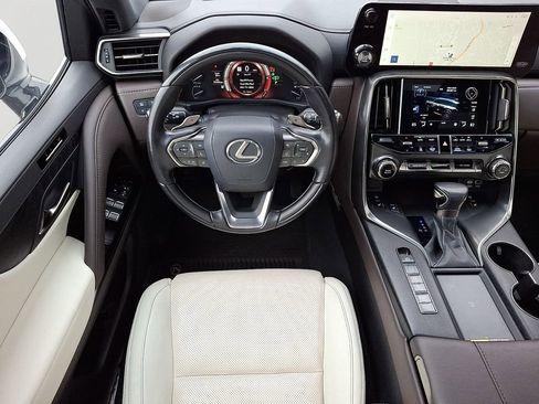 Used 2023 Lexus LX 600 4WD w/ Appearance Package image 12