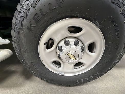 Used 2023 Chevrolet Express 2500 w/ Driver Convenience Package image 27