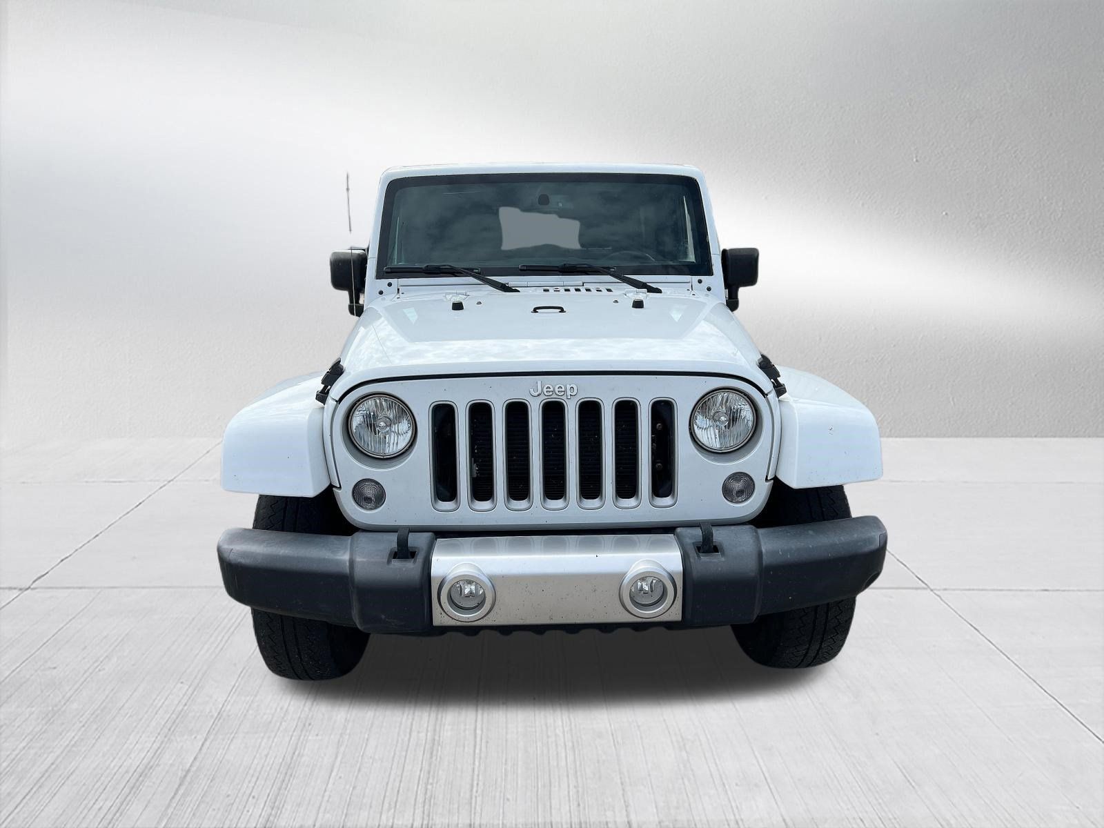 Used 2018 Jeep Wrangler Unlimited Sahara AWD/4WD image 2