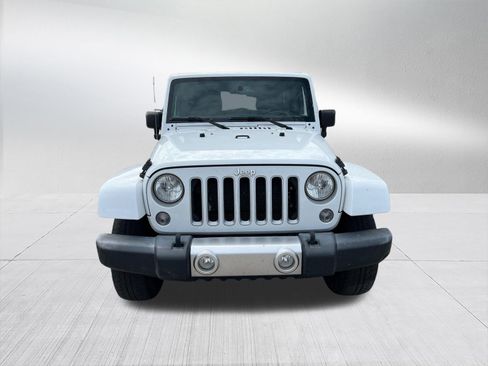 Used 2018 Jeep Wrangler Unlimited Sahara AWD/4WD image 2
