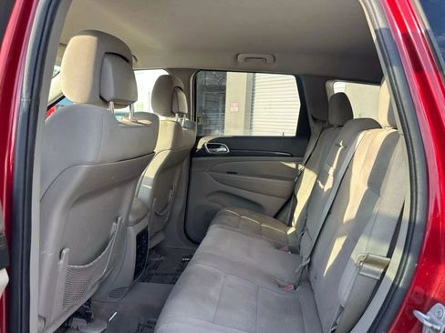 Used 2011 Jeep Grand Cherokee Laredo w/ Security & Convenience Group image 18