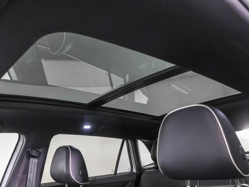 Used 2024 Volkswagen Atlas Cross Sport SEL Premium R-Line image 32