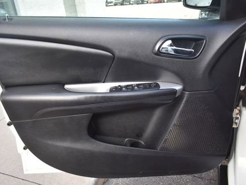 Used 2016 Dodge Journey SXT w/ Comfort/Convenience Group image 17