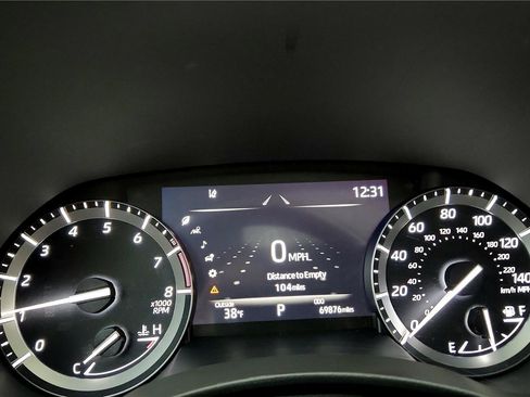 Certified 2021 Toyota Highlander XLE image 40