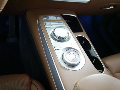 Certified 2023 Genesis GV70 2.5T w/ Advanced Package image 24