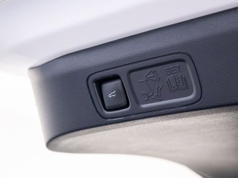 Used 2023 Ford Expedition Limited image 35