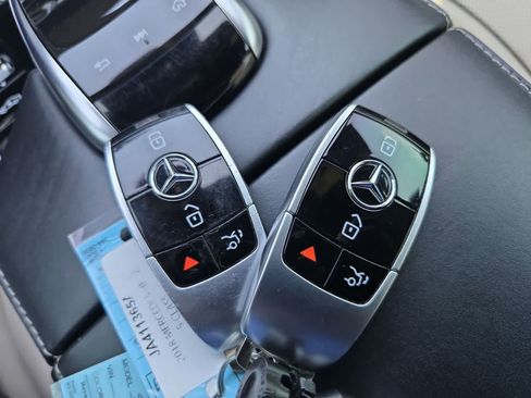 Used 2018 Mercedes-Benz S 560 Sedan image 33