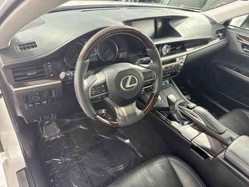 Used 2018 Lexus ES 350 w/ Luxury Package w/Wood Trim FWD image 10
