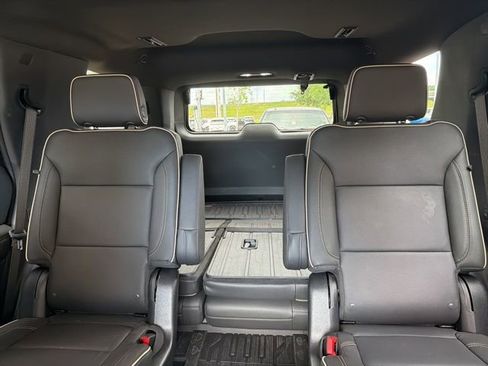 Used 2025 GMC Yukon Elevation w/ Elevation Premium Package image 11