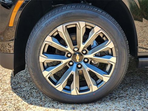 New 2026 Chevrolet Suburban High Country image 9