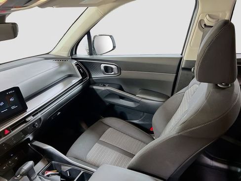 Certified 2024 Kia Sorento LX image 21