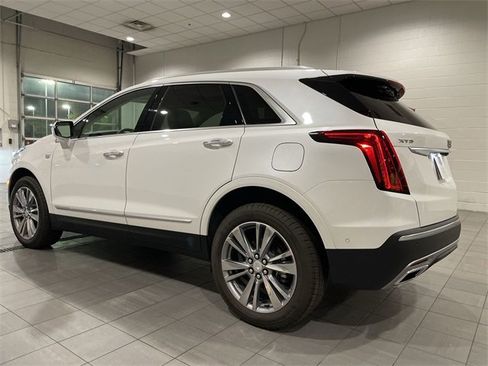 Used 2025 Cadillac XT5 Premium Luxury w/ Technology Package image 3