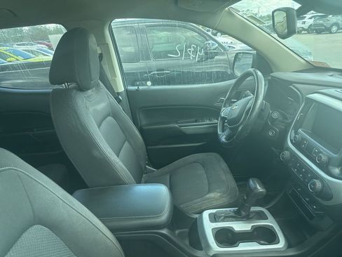 Used 2020 Chevrolet Colorado LT image 12