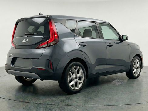 Used 2025 Kia Soul LX w/ LX Technology Package FWD image 7