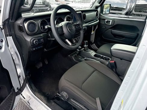 Used 2023 Jeep Wrangler Unlimited AWD/4WD image 25