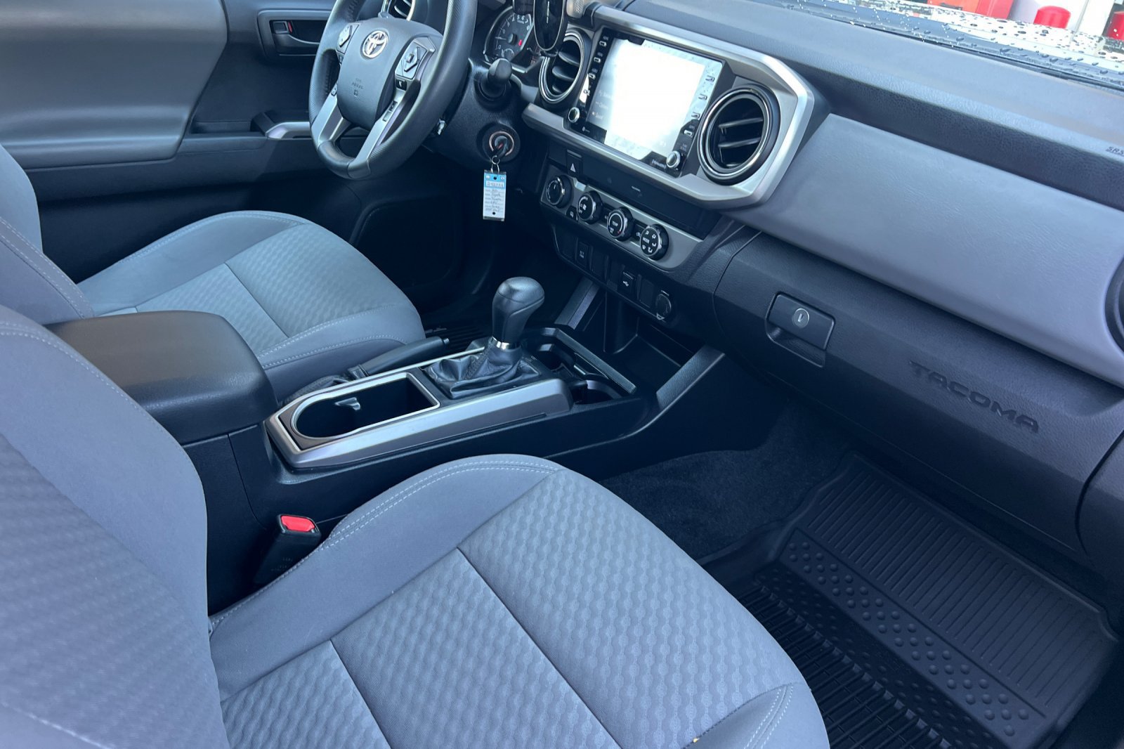 Used 2020 Toyota Tacoma SR5 AWD/4WD image 12