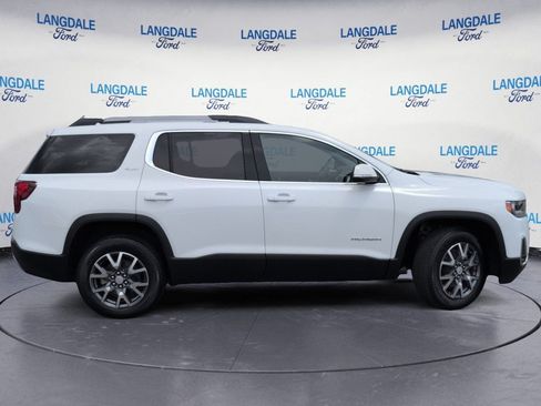 Used 2023 GMC Acadia SLT AWD/4WD image 3
