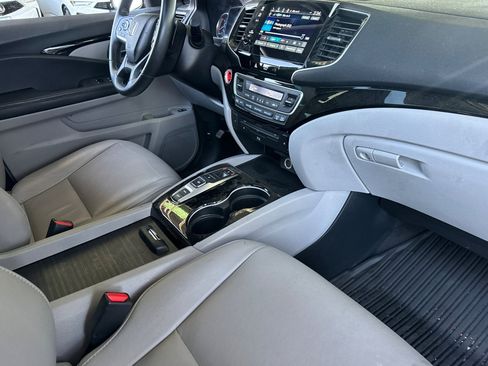 Used 2022 Honda Pilot Touring image 21