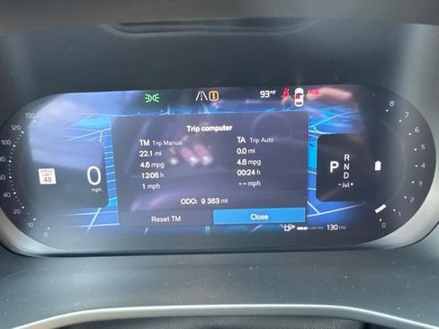 Certified 2025 Volvo XC40 B5 Plus AWD/4WD image 24