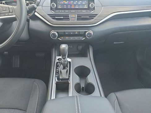 New 2026 Nissan Altima 2.5 SV FWD image 3