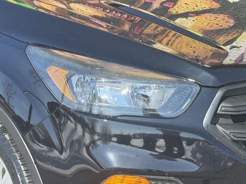 Used 2019 Ford Escape S image 3