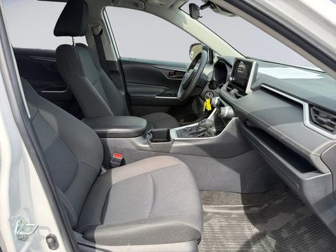 Used 2025 Toyota RAV4 LE AWD/4WD image 18