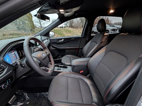 Used 2023 Ford Escape ST-Line Select image 10