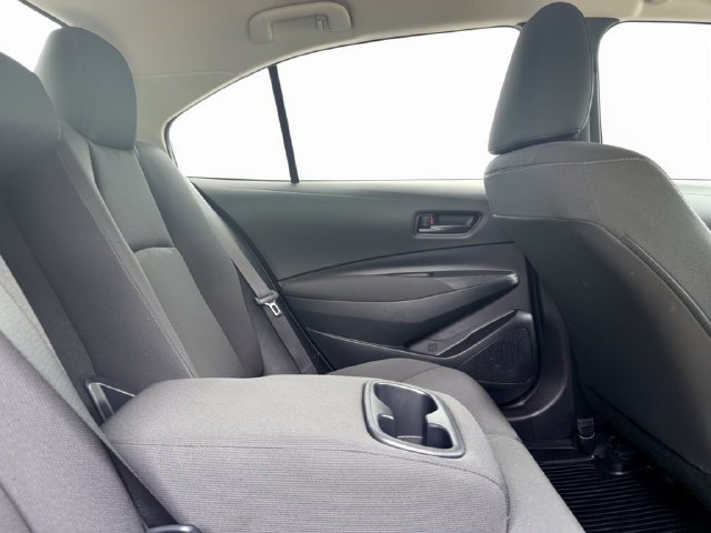 Used 2025 Toyota Corolla LE FWD image 30