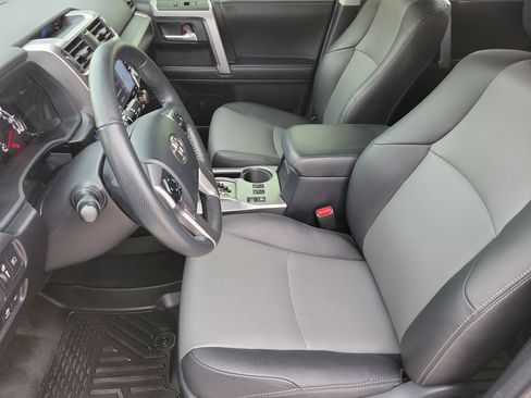 Used 2023 Toyota 4Runner SR5 Premium w/ Moonroof Package RWD image 9