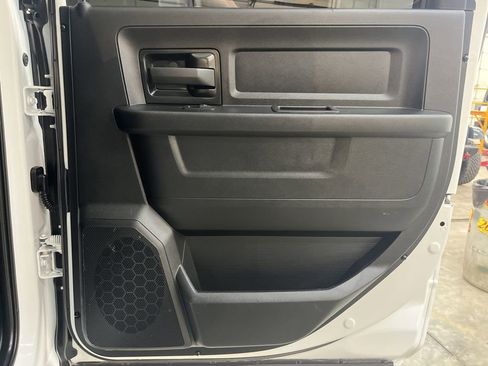 Used 2022 RAM 2500 Tradesman w/ Chrome Appearance Group image 16