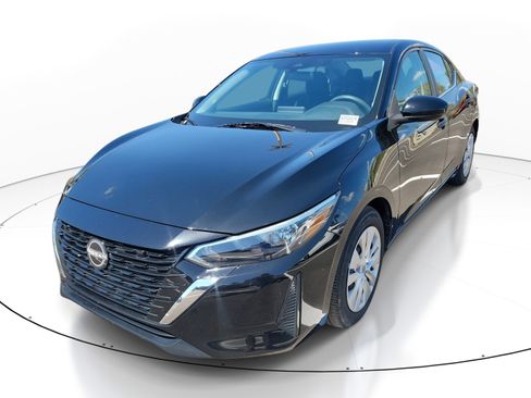 Used 2025 Nissan Sentra S image 3