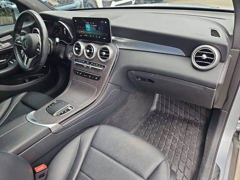 Used 2021 Mercedes-Benz GLC 300 4MATIC image 17