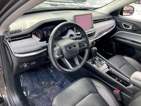 Used 2022 Jeep Compass Latitude image 8