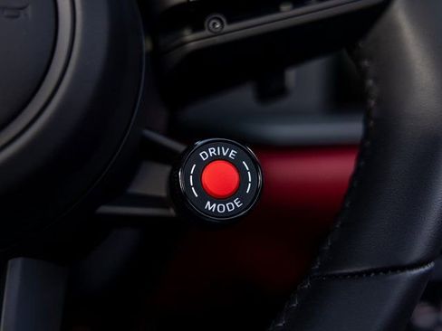 Certified 2025 Porsche 911 Carrera image 34