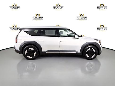 New 2026 Kia EV9 Wind image 8