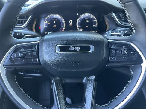 New 2025 Jeep Grand Cherokee L Laredo image 34