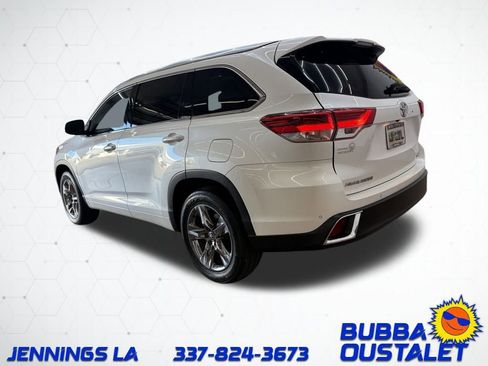 Used 2019 Toyota Highlander Limited Platinum image 3