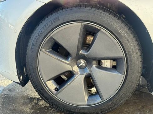 Used 2021 Tesla Model 3 Standard Range Plus image 10