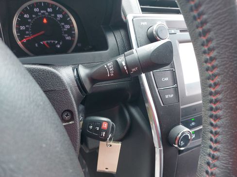 Used 2015 Toyota Camry SE FWD image 25