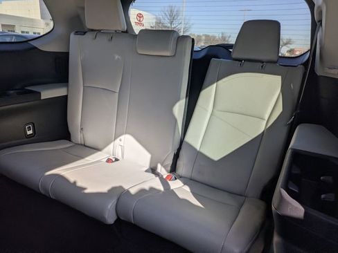 Used 2024 Toyota Grand Highlander XLE image 28