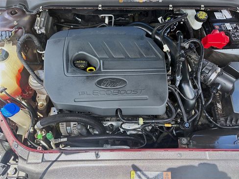 Used 2018 Ford Fusion SE w/ Fusion SE Technology Package FWD image 9