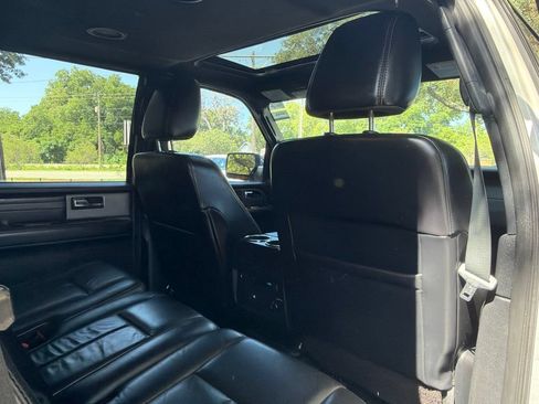 Used 2017 Ford Expedition Platinum RWD image 25