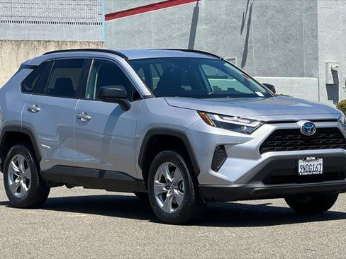 Certified 2024 Toyota RAV4 LE AWD/4WD image 5