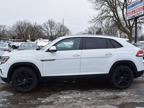 Used 2022 Volkswagen Atlas Cross Sport SE image 11