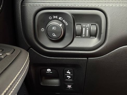 Used 2026 RAM 1500 Limited AWD/4WD image 11