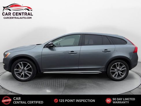 Used 2016 Volvo V60 T5 Cross Country Platinum image 2