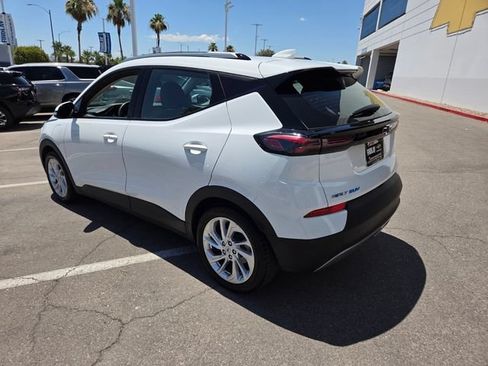 Certified 2022 Chevrolet Bolt EUV LT FWD image 4